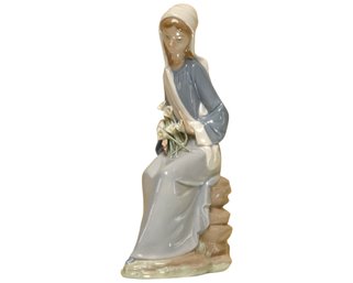 Lladro Porcelain Seated Girl With Calla Lilies