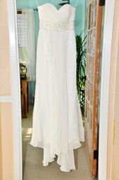 Strapless Sweatheart Neckline Ivory Wedding Dress - Size 8