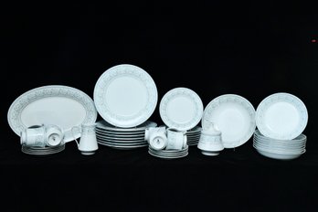 Crown Ming Fine China  44 Piece Set Service For 8
