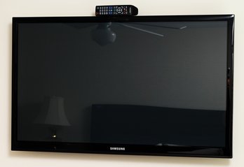 Samsung 43 Inch TV With Remote