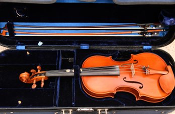 Geoffrey Chi Viola With Two Bows And Case