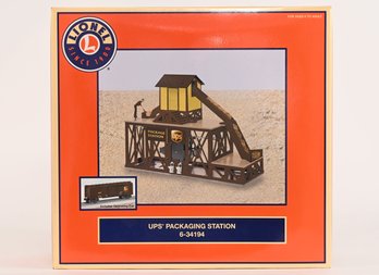 Vintage Lionel UPS Packaging Station With UPS Package Station Car 6-34194