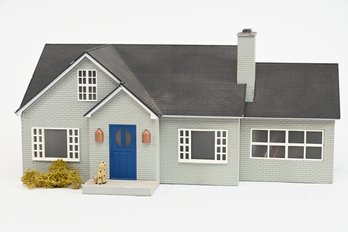 Grey Farmhouse Professionally Weathered Scenery Kit