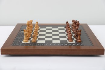 Electronic Chess Board With Pieces