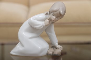 Little Girl With Slippers Lladro