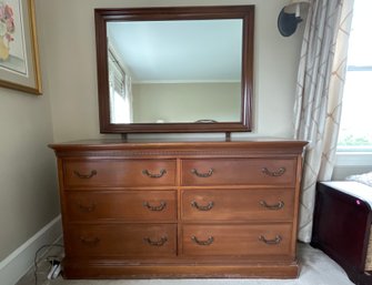 Ethan Allen Dresser With Mirror
