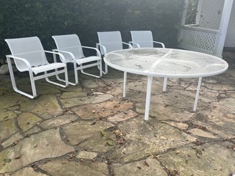 Brown Jordan Round Table And 4 Chairs