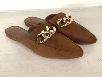 Gold Chain Tan Loafers Size. 9.5