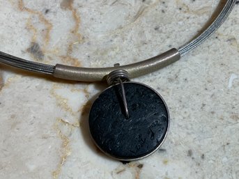 Wire And Black Pendant Necklace
