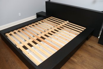 Queen Platform Bed With Drawers And Built-in Side Table