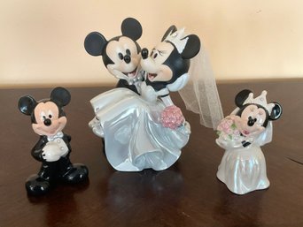 Disney Parks Mickey And Minnie Bride & Groom And Salt And Pepper Shakers