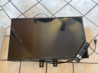 Insignia 23 TV With Remote And Wall Mount