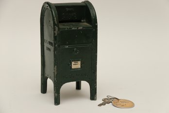 1950's Cast Iron Green Toy Mail Box With Key
