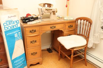 Singer Sewing Machine Table And Chair With Many Accessories