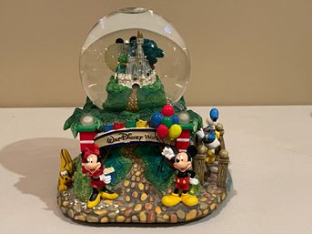 Disney Mickey & Minnie Water Globe