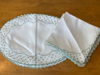 Vintage White With Green Polka Dots Napkins And Placemats