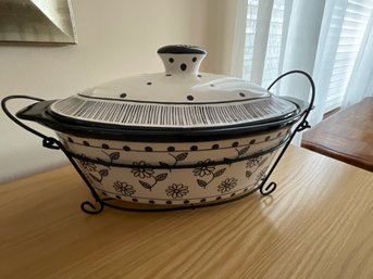 Temptations Daisy 3.5 Quart Oval Covered Baker With Rack And Trivet