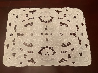 30 White Linen Flower Placemats