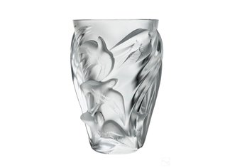 Lalique Crystal Martinets Pattern Birds In Flight Vase