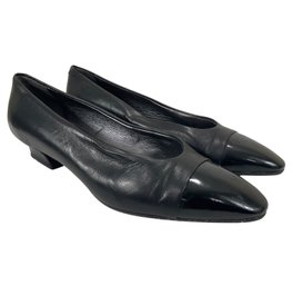 Ann Taylor Black Leather Flats Size 8.5M