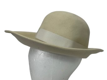 Ivory Womans Felt Hat