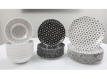 222 Fifth Outdoor Plates & Bowls