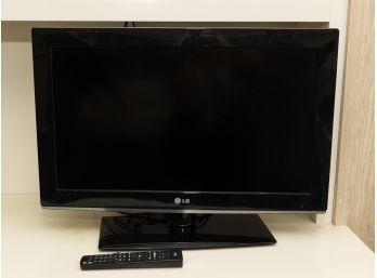 LG 26 Inch Television With Remote