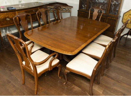 Banded Mahogany Dining Table With 8 Queen Anne Style Chairs
