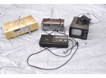 Lot Of 4 Vintage Radios