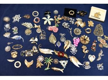 Vintage Brooch And Pendant Grouping