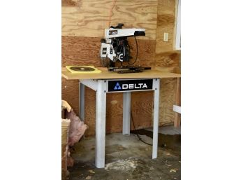 Delta Radial Arm Saw With Extra Blade