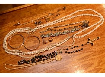 Costume Jewelry Brooch Lot Including Signed Pieces