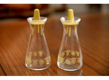 Vintage Pyrex Oil And Vinegar Glass Cruet Set