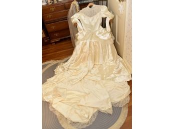 Exquisite Antique Wedding Dress And Veil