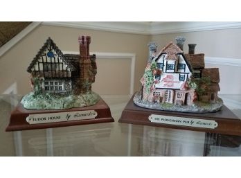 2 Leonard Mini House Figurines