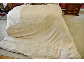 Queen Sized Satin Quilted Down Comforter With Duvet