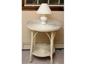 Round Wicker Side Table With Lamp 24'x28'