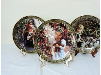 Victorian Christmas Collection Plates - RECO