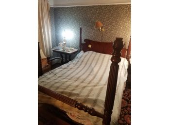 Gorgeous Mahogany Full Size 4 Post Bed Frame With Headboard