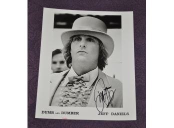 Jeff Daniels 'Dumb And Dumber' Signed 8x10 Photograph