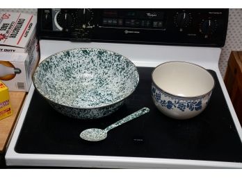 Vintage Blue Speckle Bowl Set