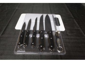 New Knife Set W/ Cutting Board