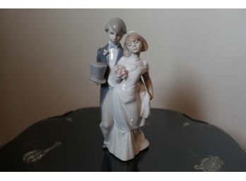 Lladro Wedding Bells 6164 Porcelain Figurine