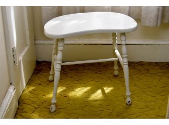 Vintage White Kidney Shaped End Table 20 X 12 X 18