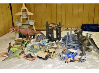 Vintage Jurassic Park Play Set With Vehicles And Figurines