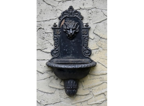 Antique Metal Lionhead Outdoor Mall Earned 17 X 32