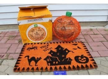 Halloween Doormat & Light Up Jack-o'-lantern