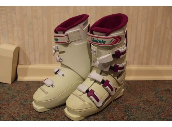 Raichle Size 8 Ski Boots