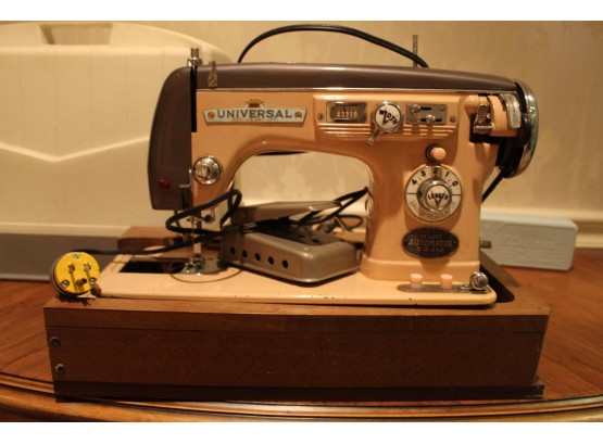 Universal Sewing Machine W/ Case