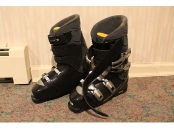 Salomon Size 9 Ski Boots